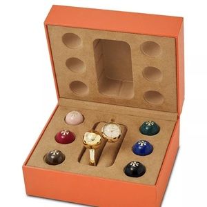 NOT FOR SALE ⭐️ I am looking for this watch Tory Burch Blair TBW5011